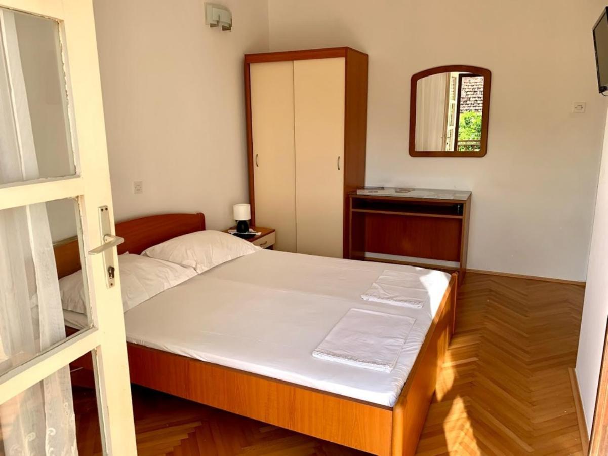Obradovic Rooms & Apartments Makarska Exterior photo