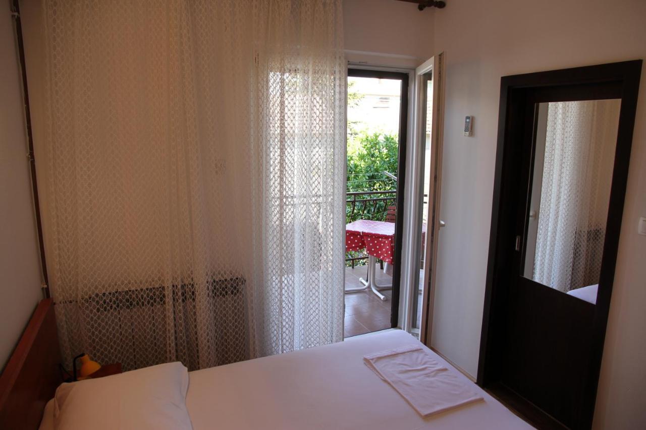 Obradovic Rooms & Apartments Makarska Exterior photo