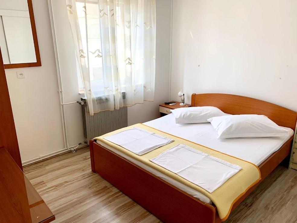 Obradovic Rooms & Apartments Makarska Exterior photo