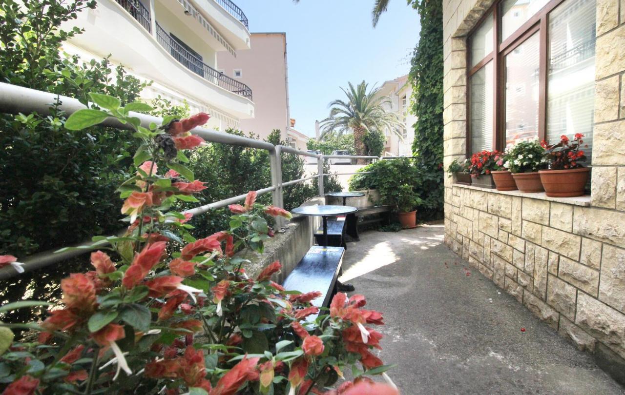 Obradovic Rooms & Apartments Makarska Exterior photo