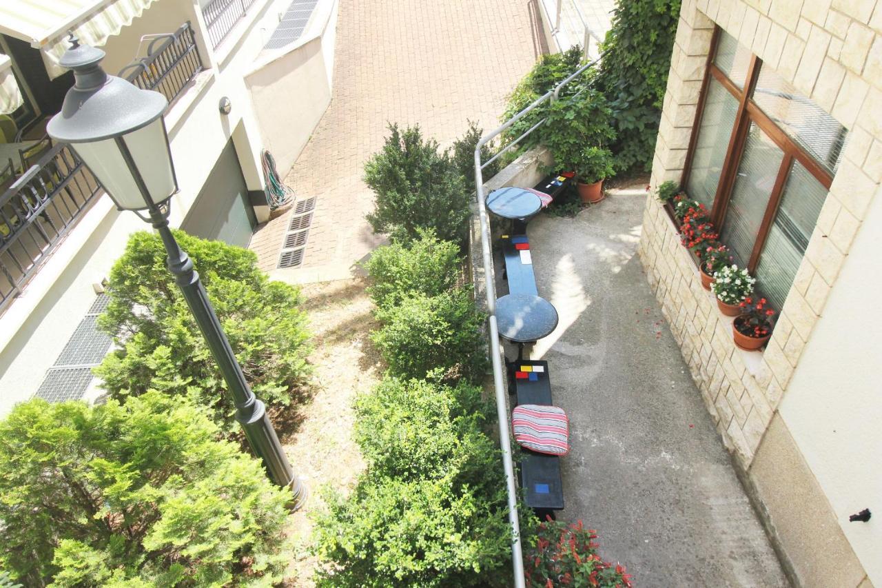 Obradovic Rooms & Apartments Makarska Exterior photo