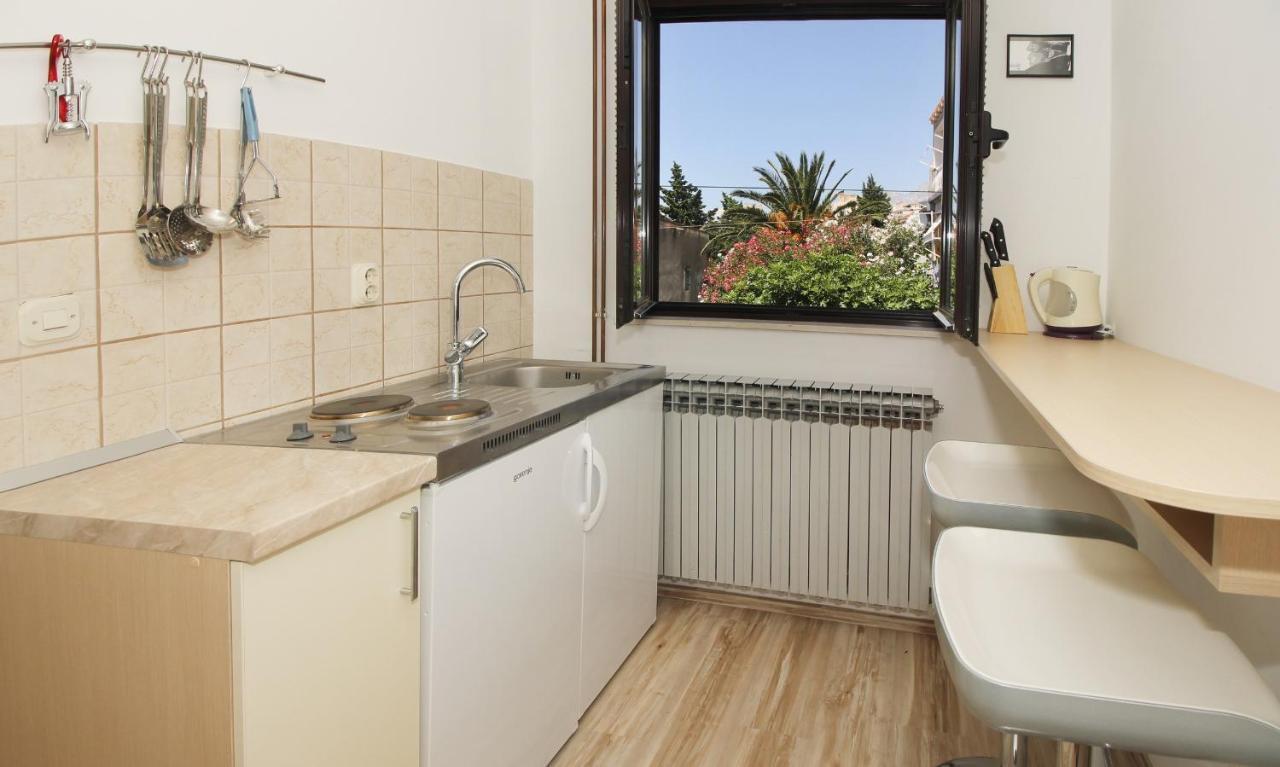 Obradovic Rooms & Apartments Makarska Exterior photo